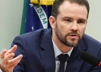 Lula pede a Durigan que avalie possíveis prejuízos de medidas dos EUA
